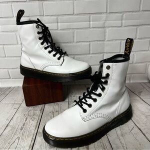 Dr Martens Zavala Womens Size 7 White Patent Leather Lace Up Combat Boots